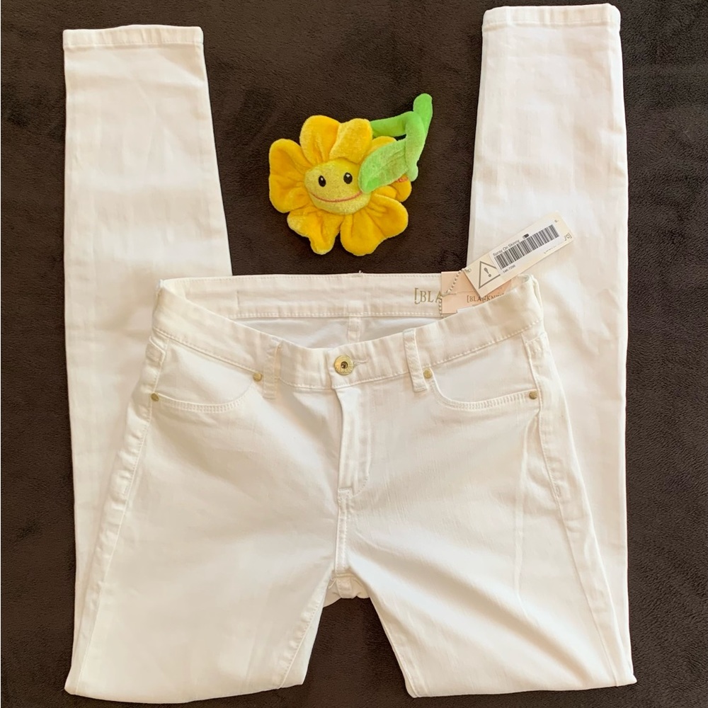 BLANK NYC spray On Skinny 43% lyocell White Ladies jeans NWT size 28